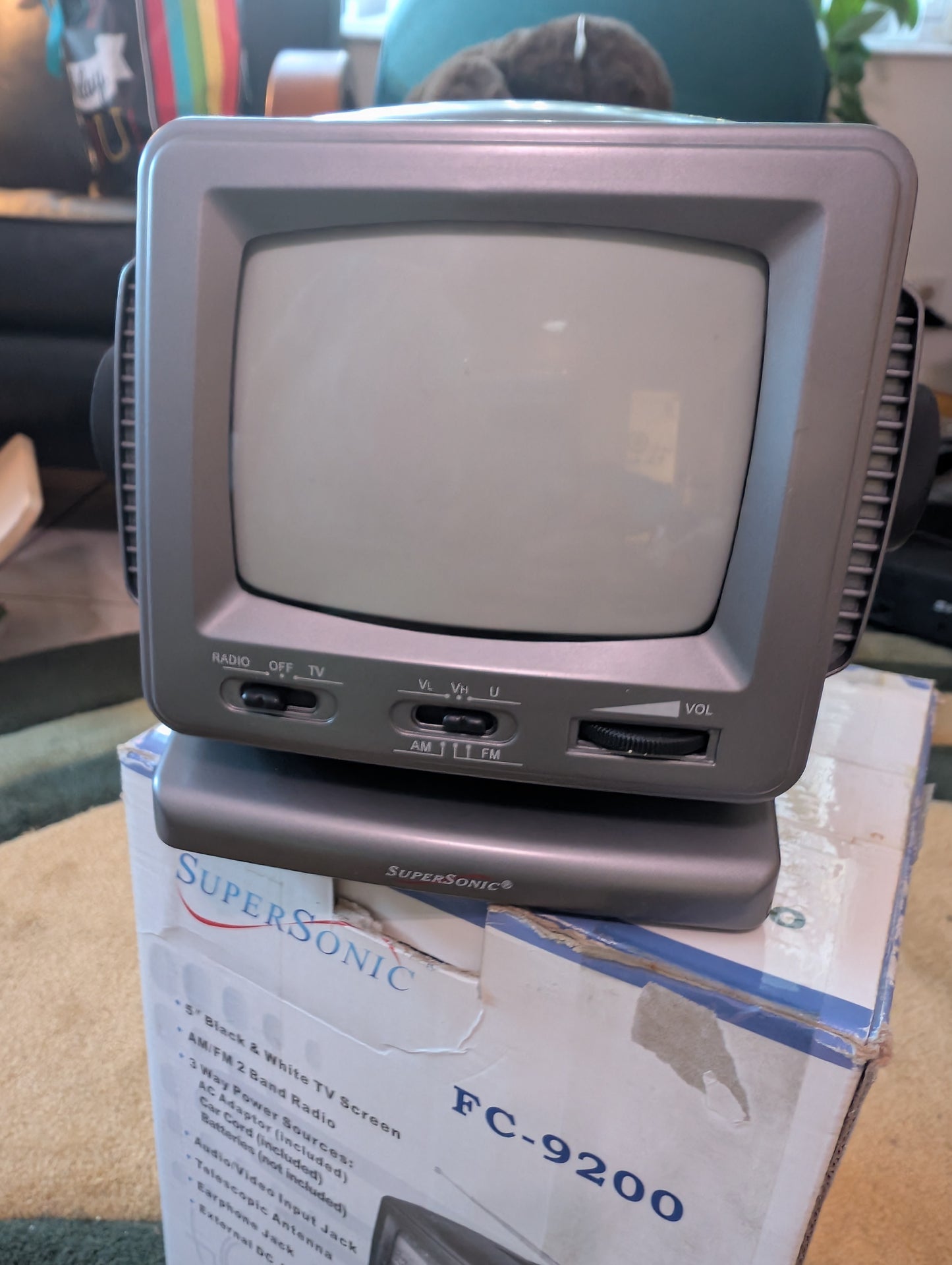 SuperSonic FC-9200; 5" Portable Black & White TV with AM/FM Radio