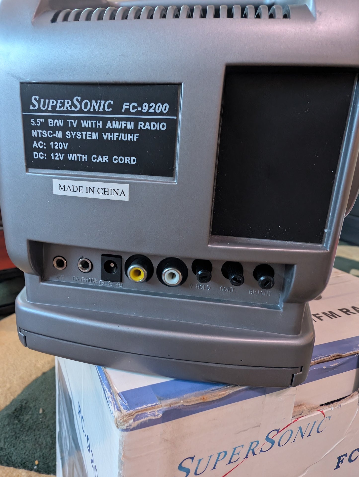 SuperSonic FC-9200; 5" Portable Black & White TV with AM/FM Radio