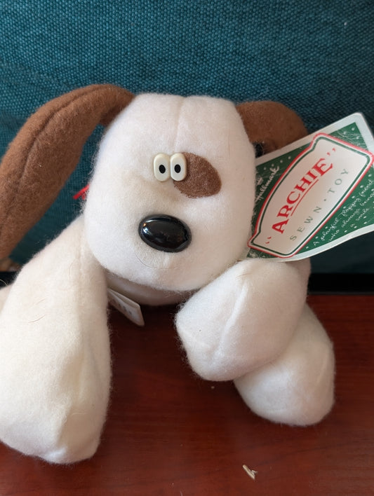 Vintage Hallmark Archie Dog Plush Stuffed Animal Friend Of Rodney Reindeer 8”