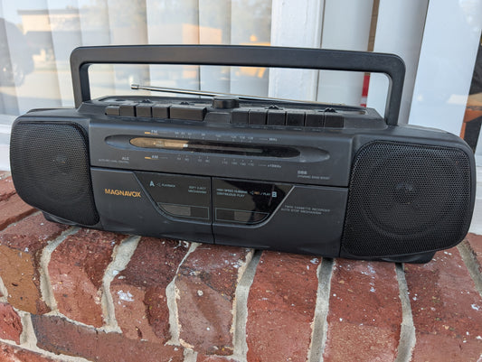 Vintage Magnavox AW 7030/17 AM/FM Dual Cassette Player