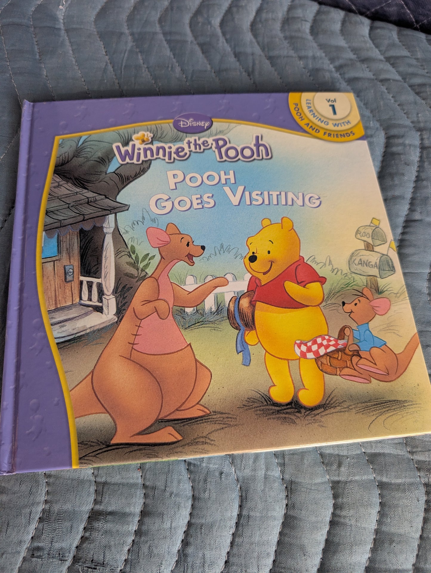 Winnie the Pooh: Three book collection, kids, learning