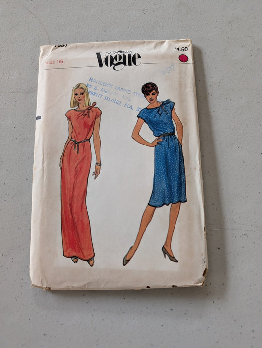 Vogue Dress Pattern # 7935 Size 14  1979 Easy To Sew (Sewing Pattern Vintage)