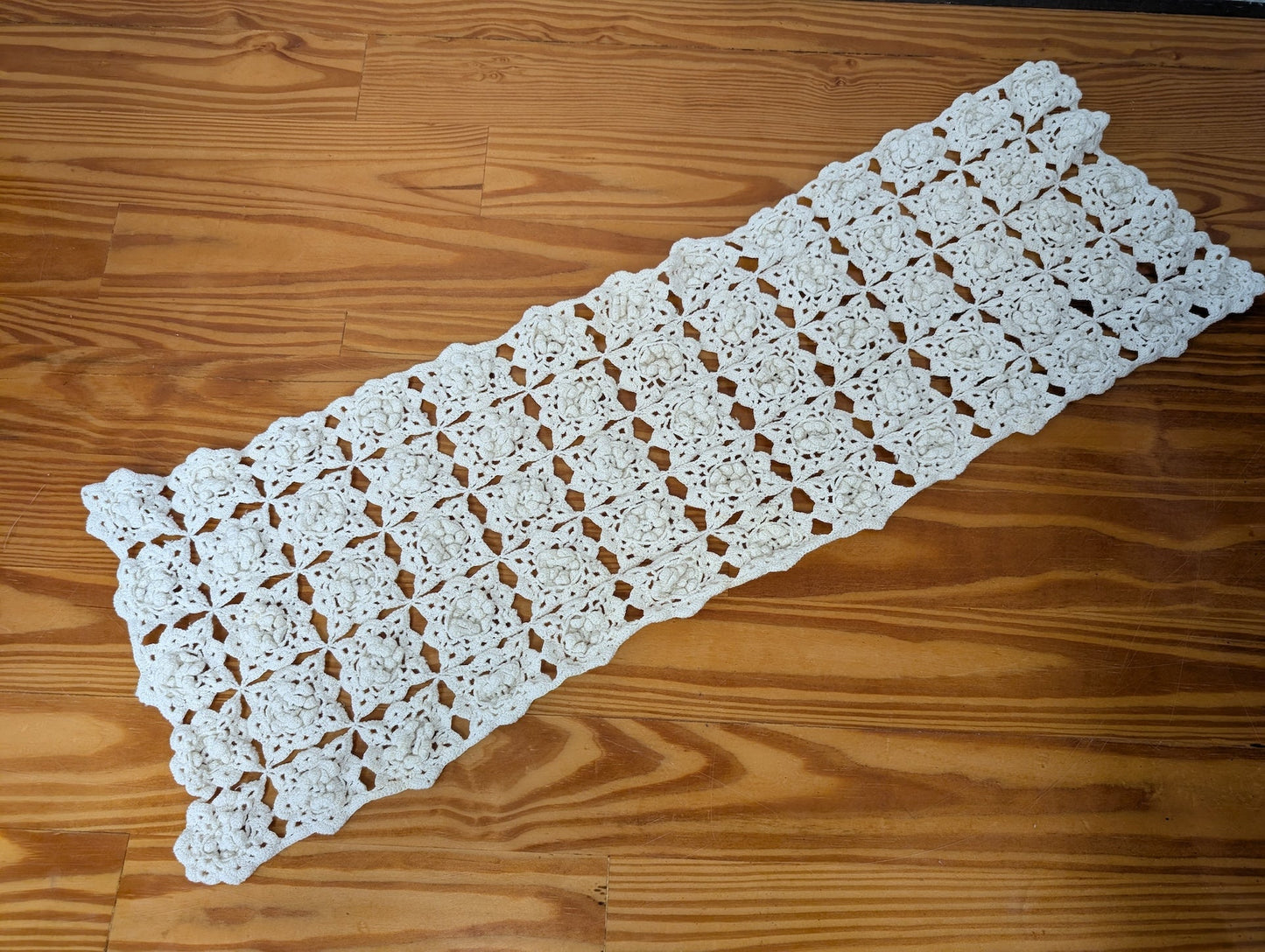 Crocheted Floral Motif Table Runner from Handmade -  Linens (Cotton Thread Table Runner, Vintage, Farmhouse, Cottage, Cream/Off-White)