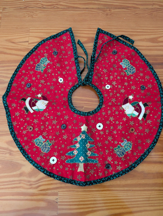 Handmade AppliquÃ© Tree Skirt from Unknown -  Holiday Decor (Cotton Fabric, Batting, Buttons Tree Skirt, Handmade, Folk Art, Traditional, Red, Green, Gold)