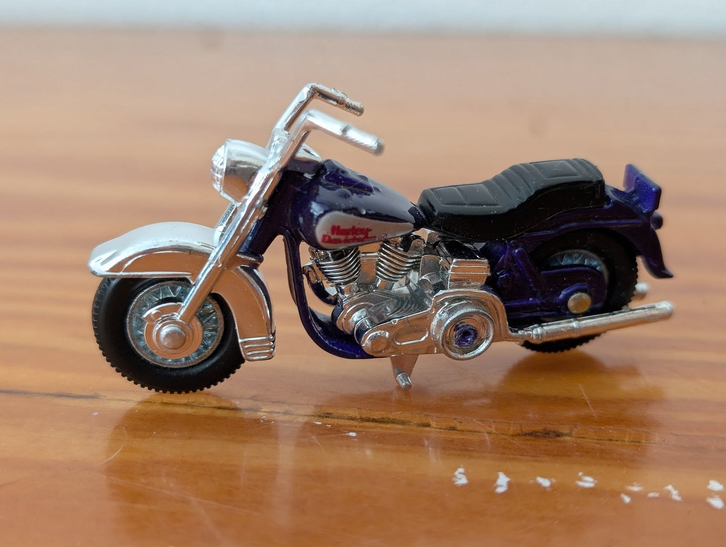 Harley-Davidson Motorcycle from Maisto (likely) - 1990s Toys / Collectibles (Die-cast Metal, Plastic Die-cast Motorcycle, Automotive, Biker, Collectible, Purple, Silver, Black)
