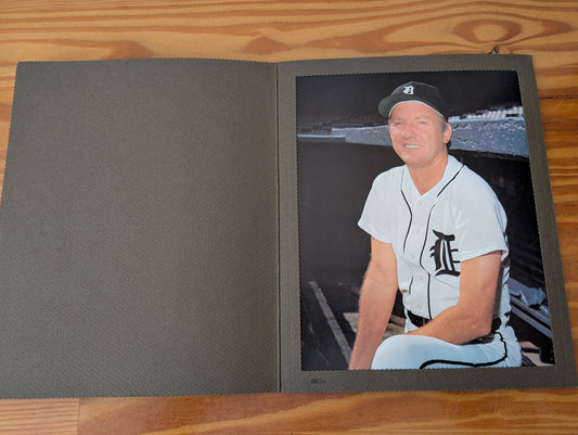 Al Kaline Photograph from Unknown - 1970s Collectibles (Photographic Paper, Cardboard Photograph, Sports Memorabilia, Vintage, Multicolor)
