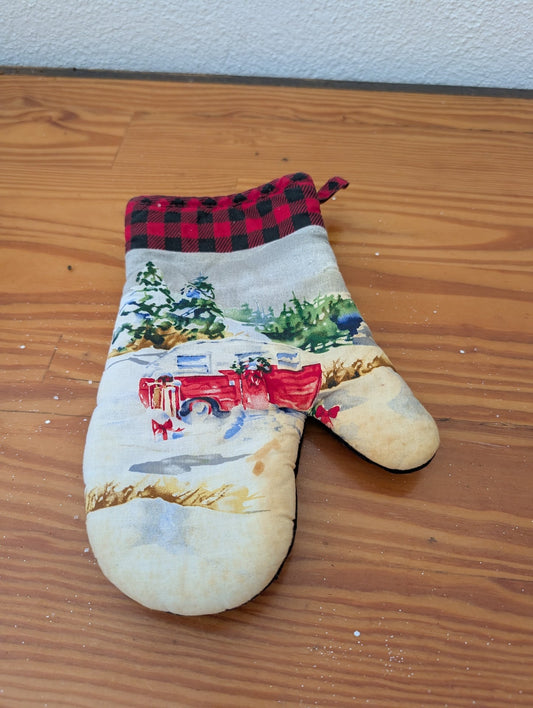 Vintage Red Truck Oven Mitt from Unknown -  Linens (Cotton, Polyester Kitchen Linens, Rustic, Farmhouse, White, Red, Black, Green)