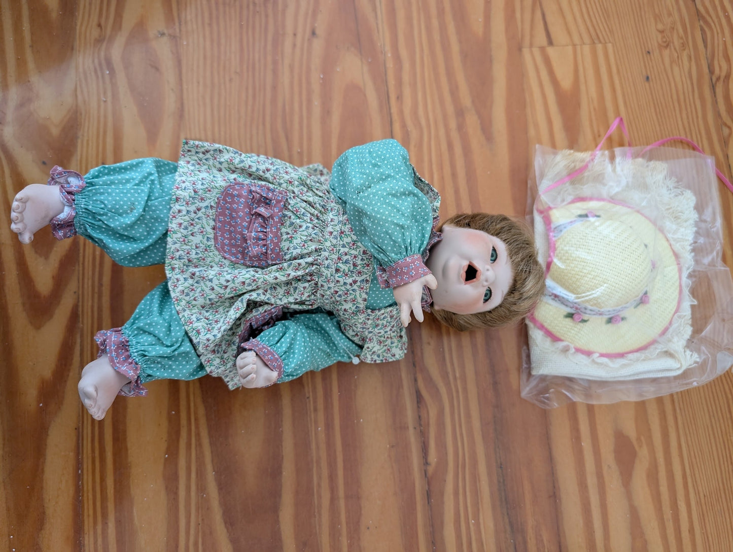 Laughing Girl in Green Dress from Unknown - 1990s Dolls & Toys (Porcelain, Fabric Porcelain Doll, Country, Rustic, Vintage, Collectible, Green, Cream, Brown)