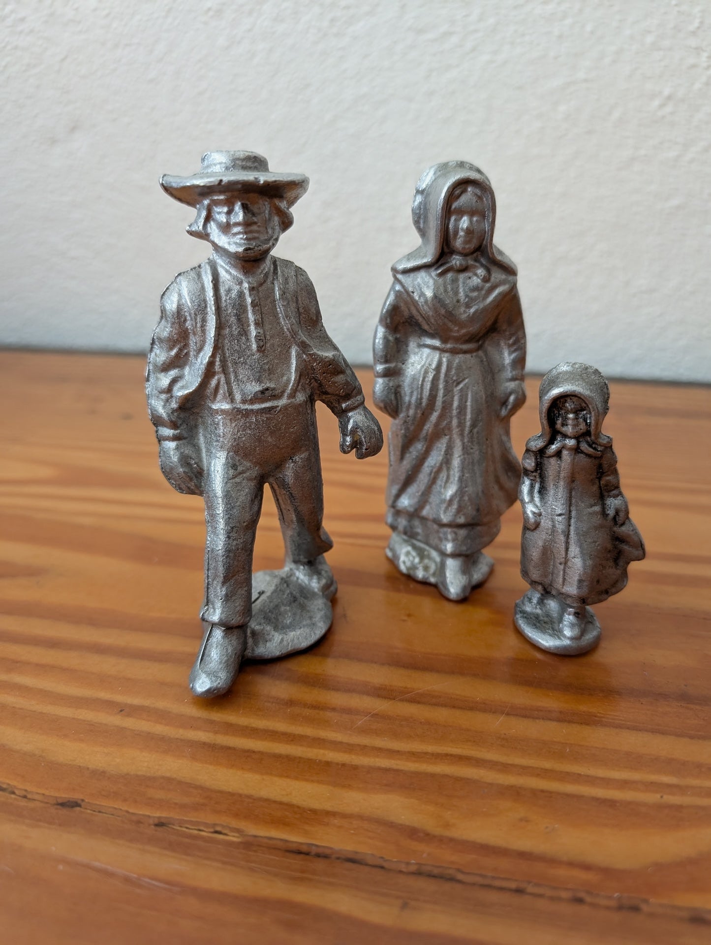 Amish/Pioneer Family Figurines from Unknown -  Decorative Object (Pewter Figurines, Country, Folk Art, Collectible, Pewter / Silver)
