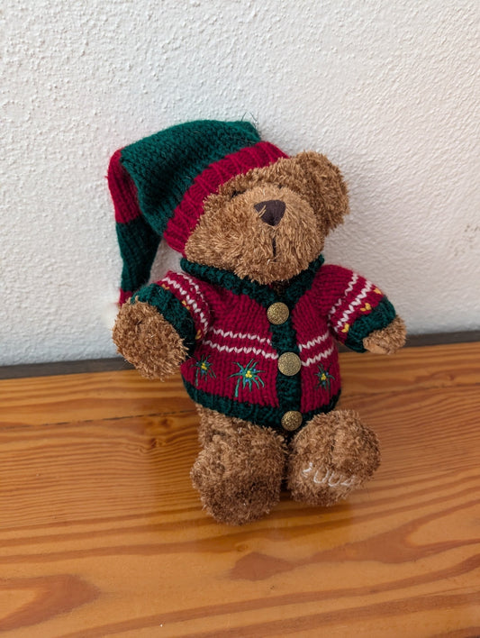 2002 Christmas Teddy Bear from Unknown - 2002 Toys (Plush, Knit Fabric Plush Toy, Collectible, Traditional, Brown, Red, Green)