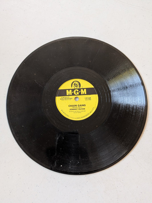 JOHNNY OLIVER, CHAIN GANG / THESE HANDS, MGM 12164, 10", 78RPM,