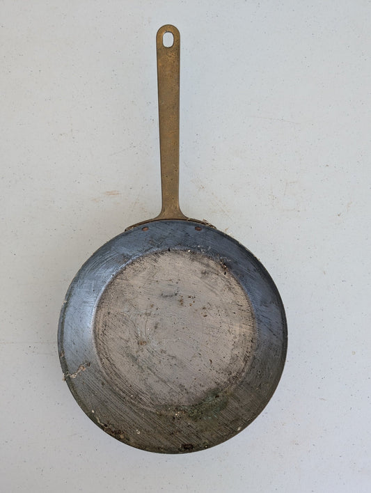 Saute/frying pan - medium copper mid century Vintage