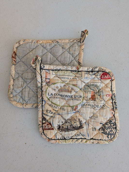 Oven Mitts and Potholders - vintage French theme set of two