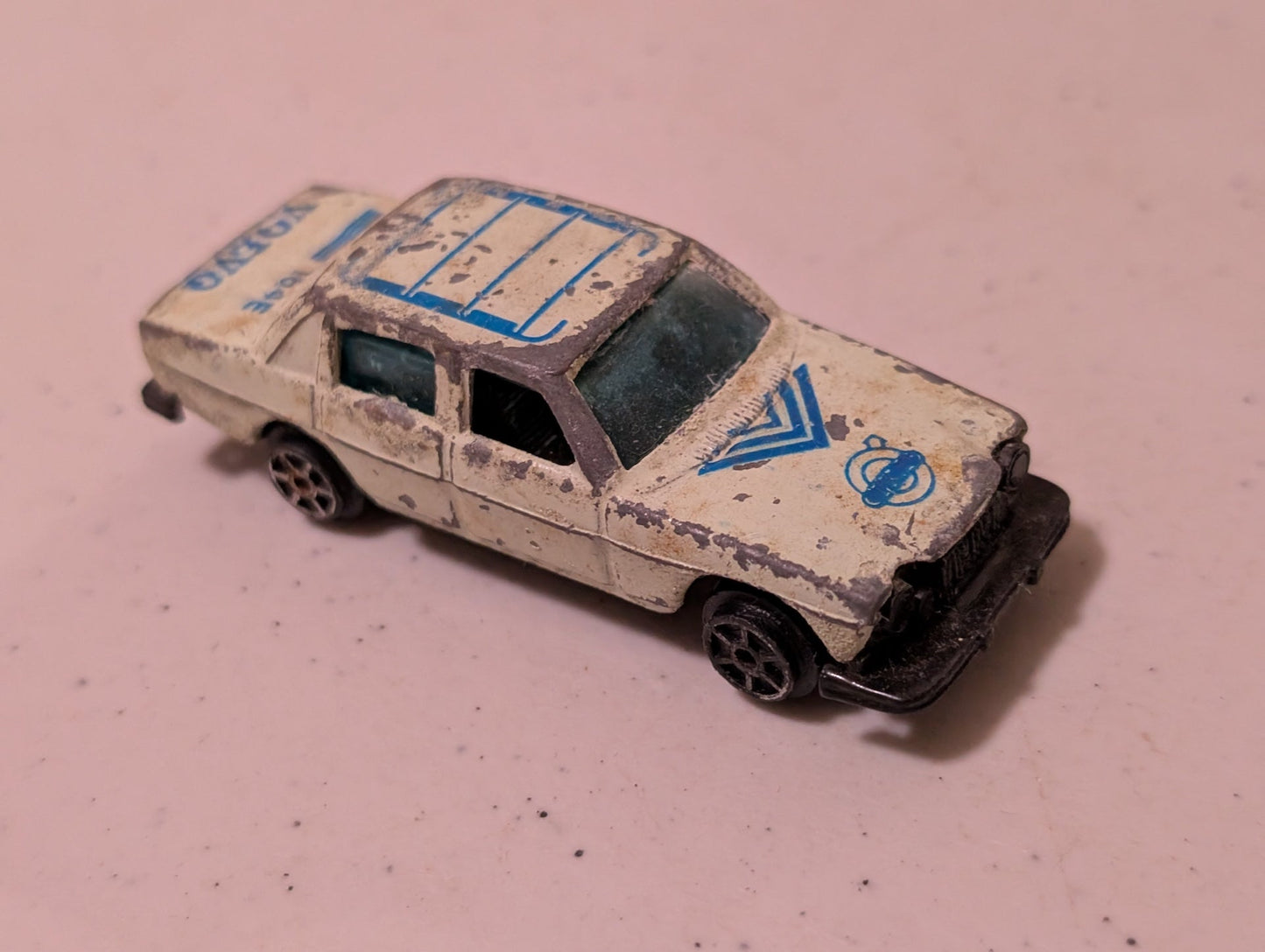 Summer Volvo 164 E #S691  Vintage 1970 White/Blue Hong Kong Loose(Vehicle, SciFi/Fantasy, Collectable, Vintage, Loose, Missing Parts/pieces, Incomplete)