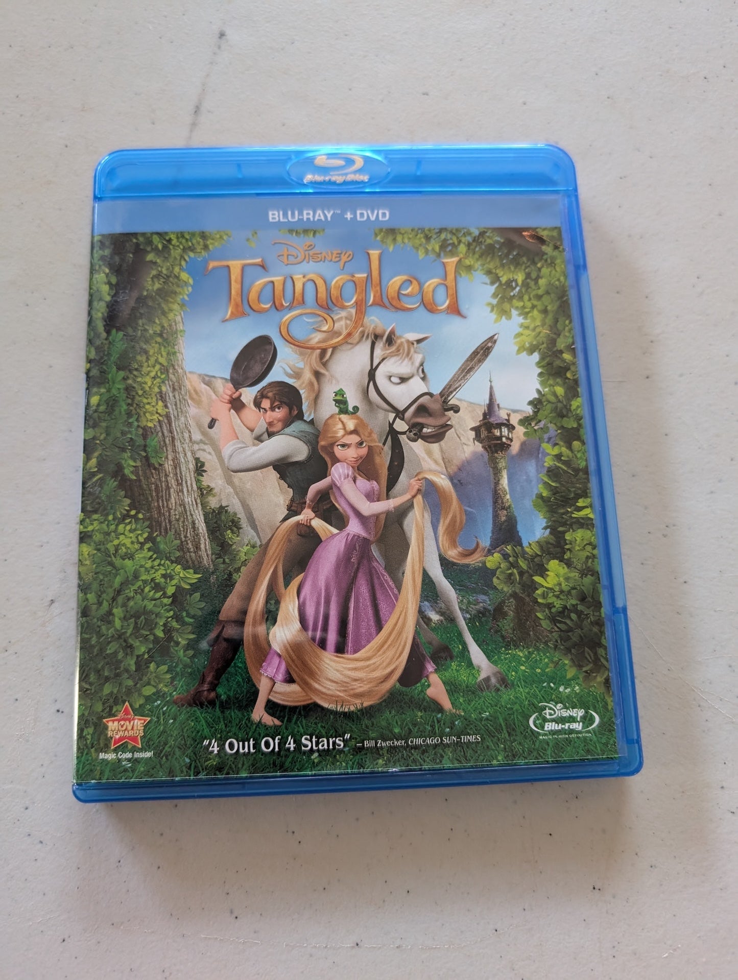 Tangled blu-ray DVD Disney Mandy Moore  Zachary Levi  Ron Perlman  Jeffrey Tambor