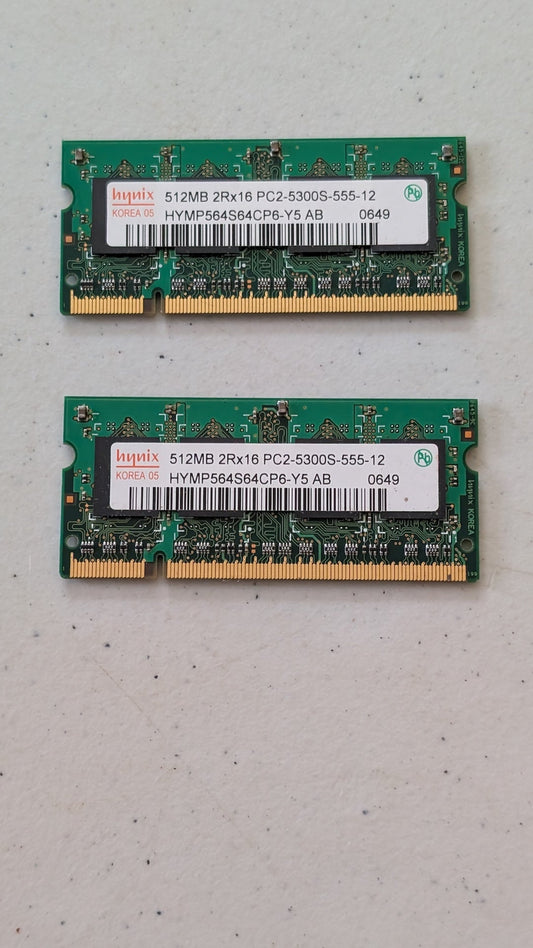 512MB DDR2 PC2-5300S from Hynix - 2000s Computer Components (PCB, Silicon RAM (SO-DIMM), Utilitarian, Green, Black, Silver)