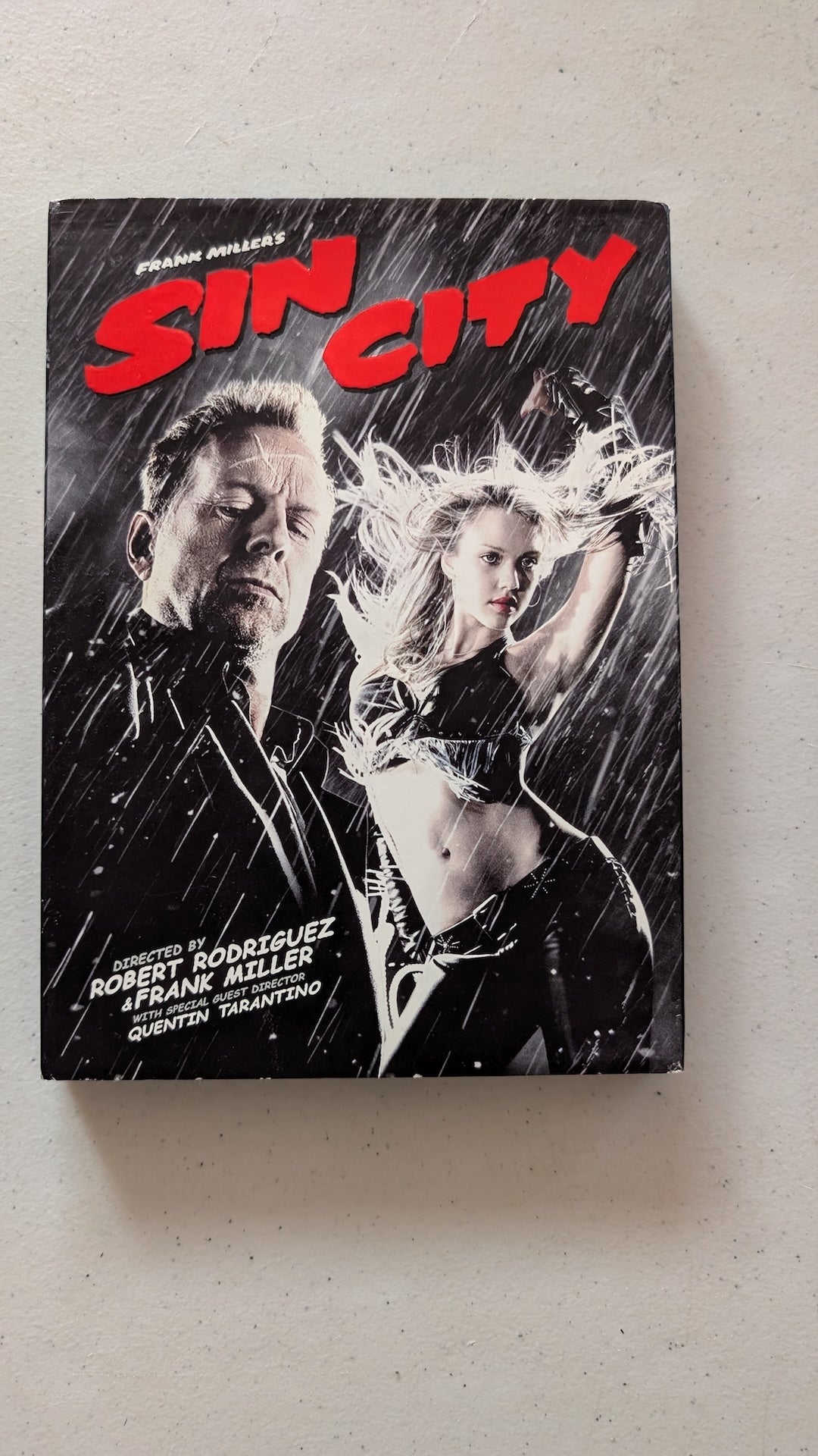 Sin City (DVD, 2005, Unrated) Bruce Willis, Mickey Rourke, Jessica Alba, Clive Owen, Benicio Del Toro