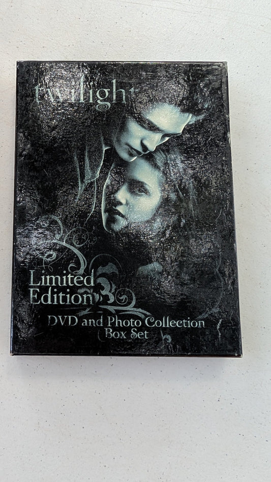 Twilight (DVD (Limited Edition Box Set), 2008, PG-13) Kristen Stewart, Robert Pattinson