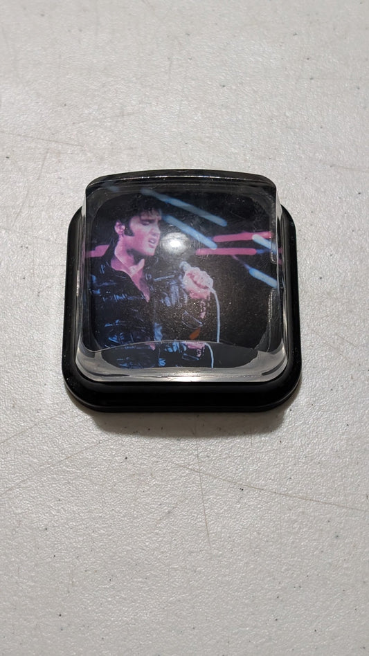 Elvis Presley 3D Paperweight from Unknown - 1990s Desk Accessory (Plastic Paperweight, Office Decor, Retro, Black, Blue, Pink, Collectable, Vintage, Original)