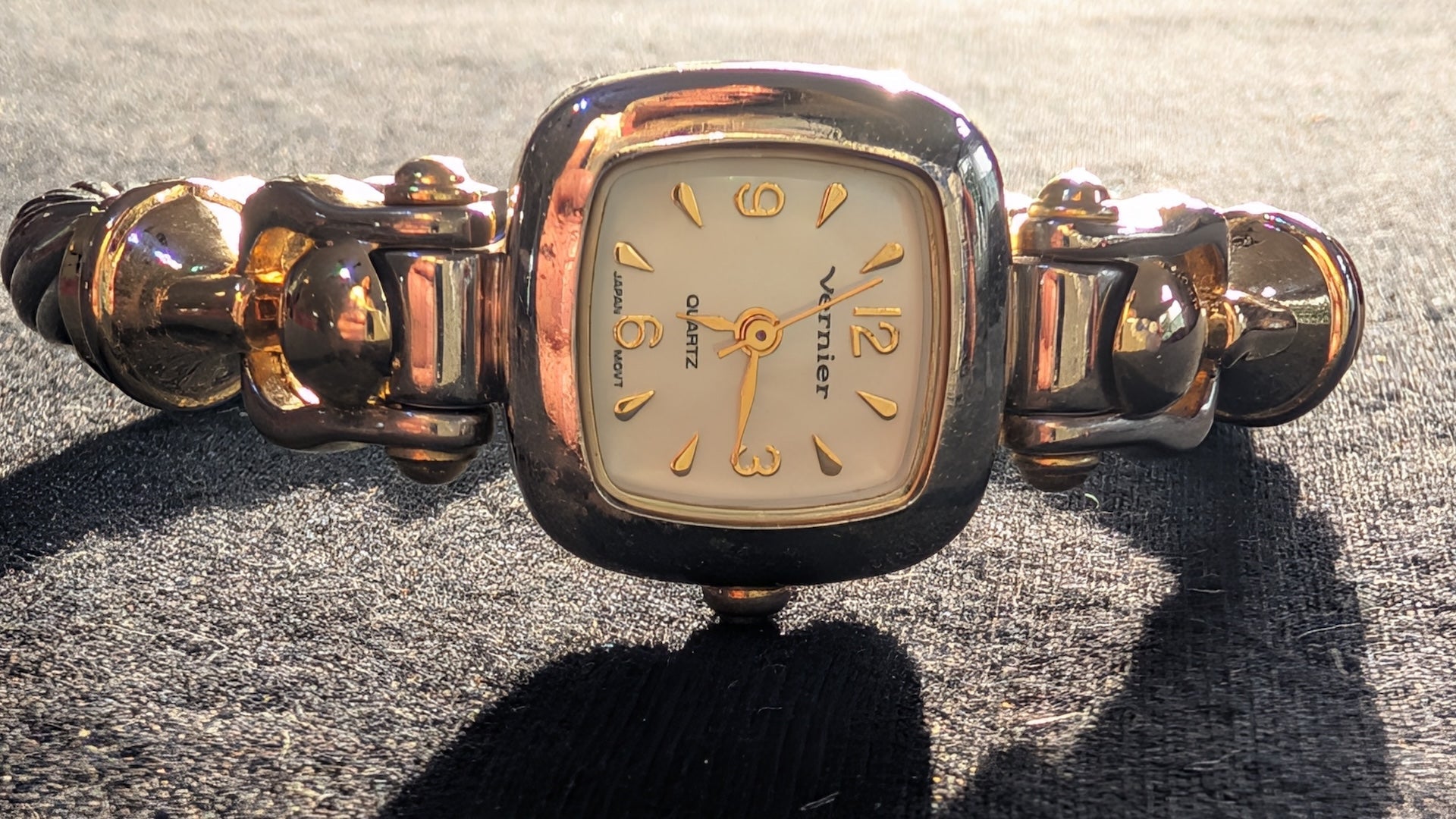 Women's Vernier Quartz Bangle Watch Gold-Tone Bracelet (Untested)