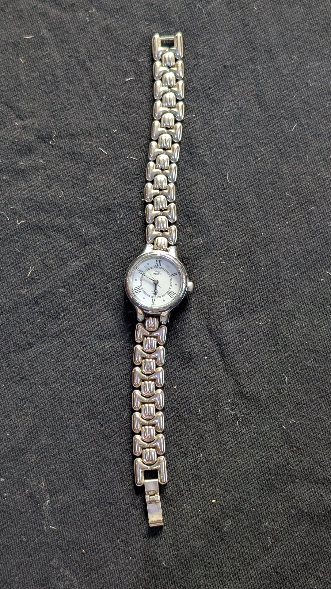 Women's Quartz Watch Silver-Tone Bracelet White Dial Roman Numerals