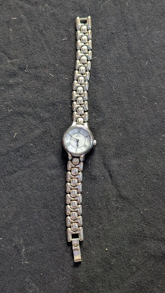 Women's Quartz Watch Silver-Tone Bracelet White Dial Roman Numerals