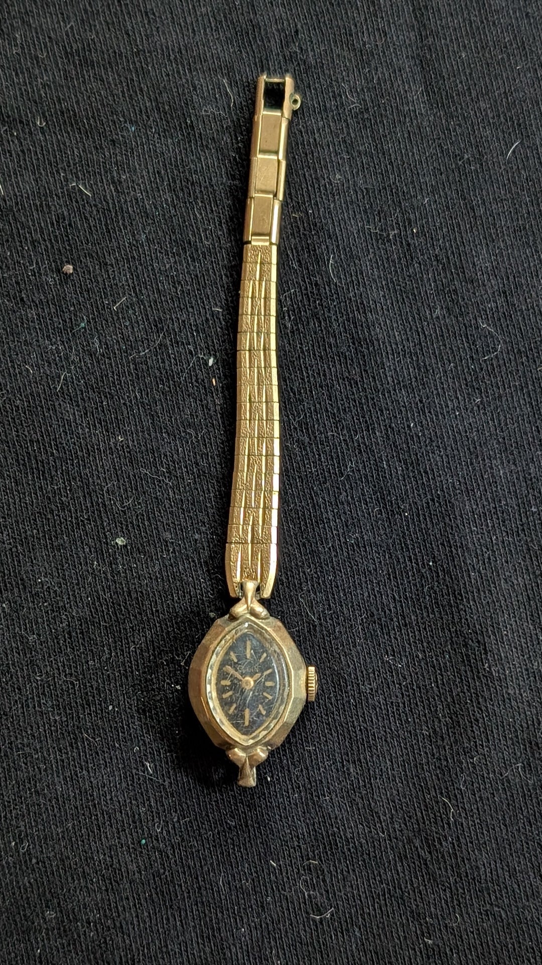 Vintage Women's Cocktail Watch Gold-Tone Ornate Case Black Dial (Untested)