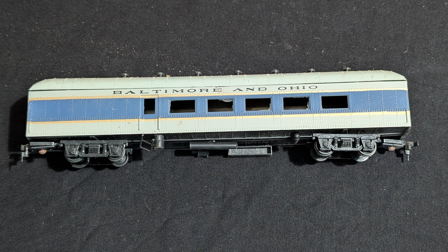 Baltimore & Ohio Passenger Coach Passenger Car likely from Rivarossi/AHM - 1970s HO Scale Model Train (Plastic, Metal Passenger Car, Molded Seats, Grey, Blue, Gold)