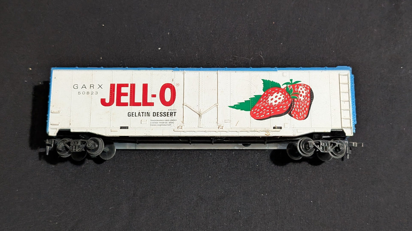 Jell-O Boxcar Boxcar (Reefer) likely from Tyco - 1970s-1980s HO Scale Model Train (Plastic, Metal Boxcar (Reefer), Not Applicable, White, Blue, Red)