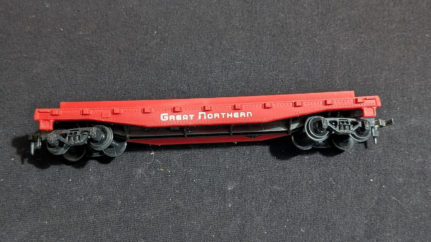 Great Northern Flatcar Flatcar likely from Life-Like/Model Power - 1980s HO Scale Model Train (Plastic, Metal Flatcar, Red, White)