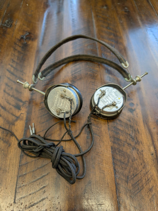 Trimm Featherweight Headphones from Trimm - 1940s-1950s Collectibles, Electronics, Audio (Metal, Bakelite, Cloth Vintage Headphones, Vintage, Industrial, Silver, Black, Brown, Trimm, featherweight, headphones, vintage, radio)