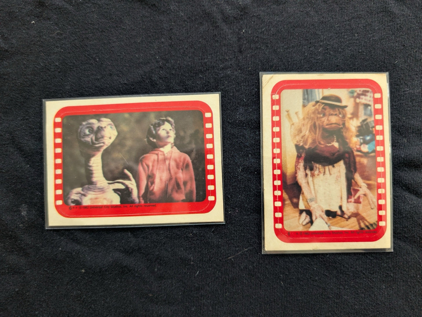 Lot of 2 Vintage 1982 Topps E.T. The Extra-Terrestrial Movie Cards Red Border