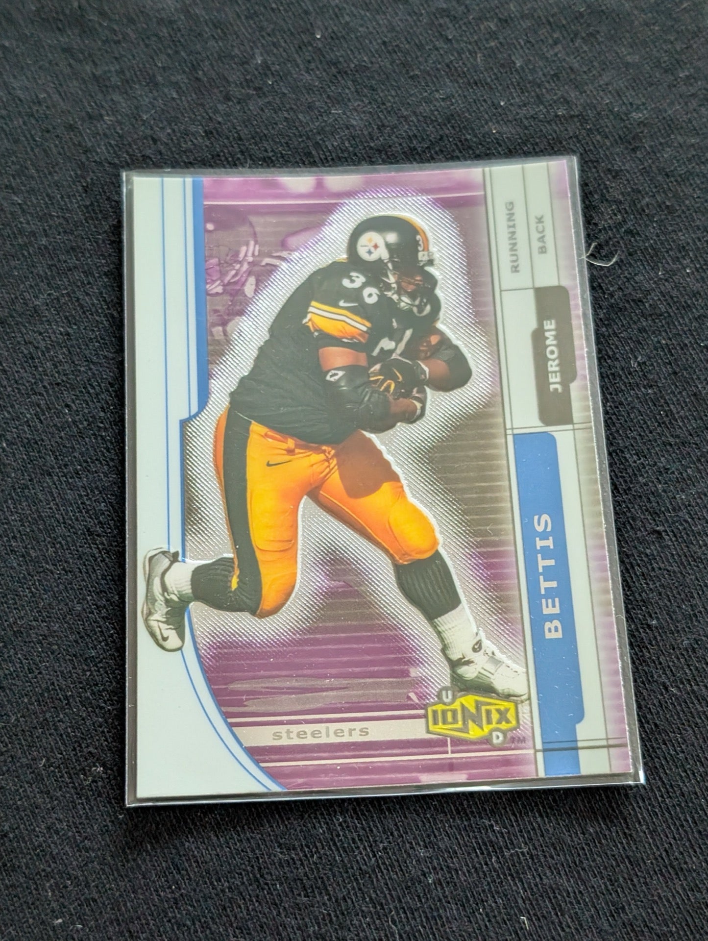 Jerome Bettis "The Bus" Steelers HOF Lot-2 1997 Score and 2002 Donruss Ionix