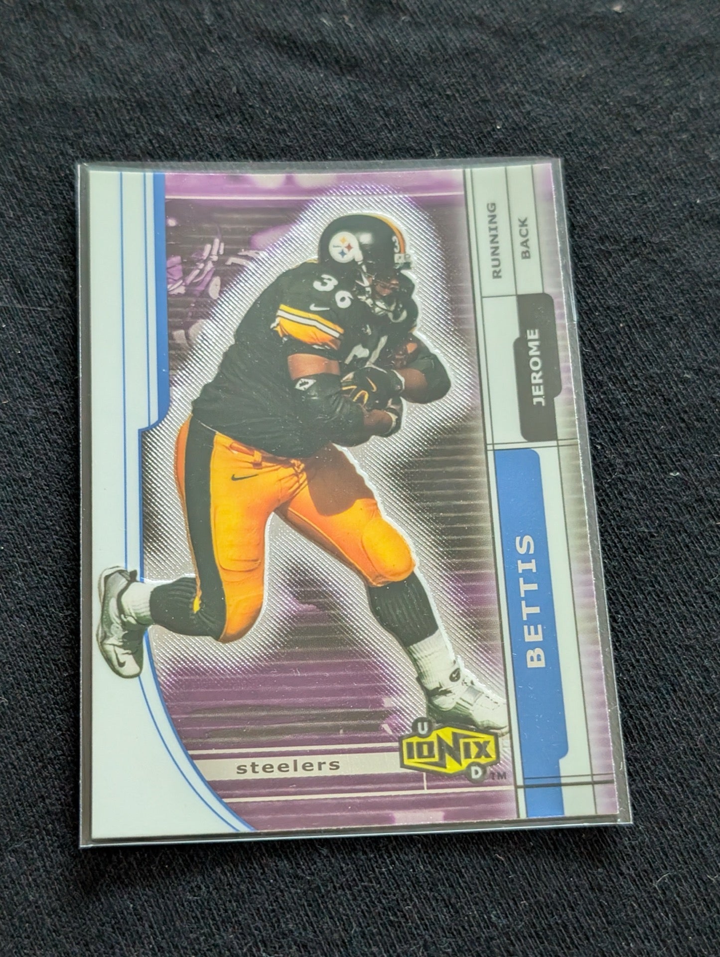 Jerome Bettis "The Bus" Steelers HOF Lot (2) 1997 Score & 2002 Donruss Ionix