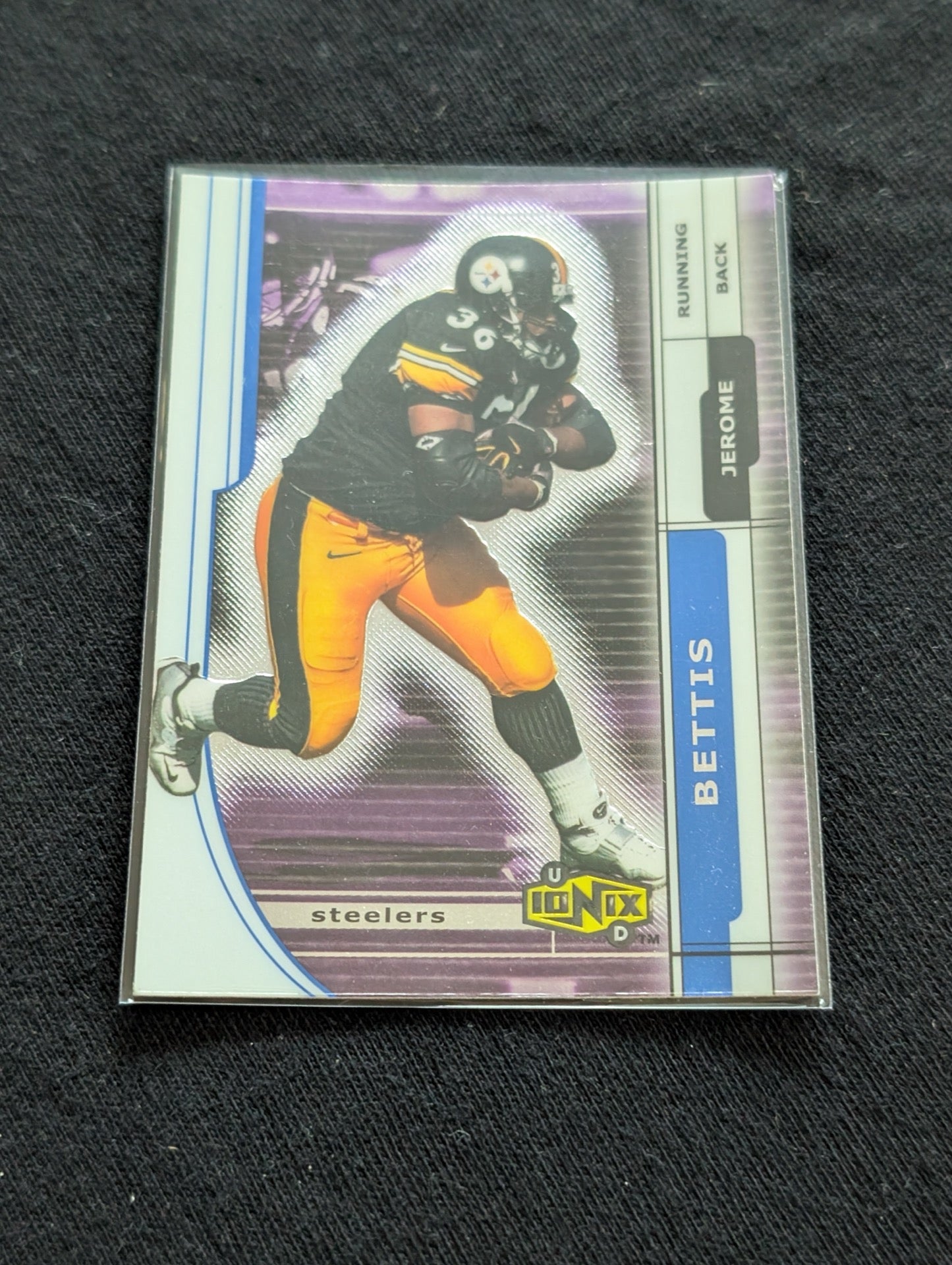 Jerome Bettis "The Bus" Steelers HOF Lot (2) 2002 Donruss Ionix & 1997 Score