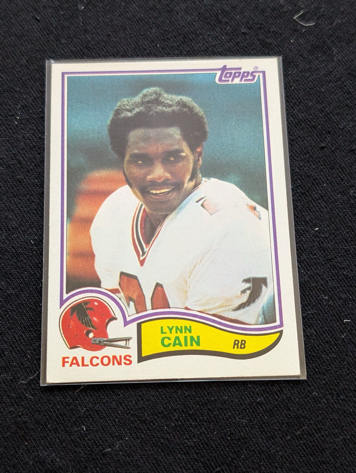 Lynn Cain Atlanta Falcons Vintage Topps Lot (2) 1980 & 1981