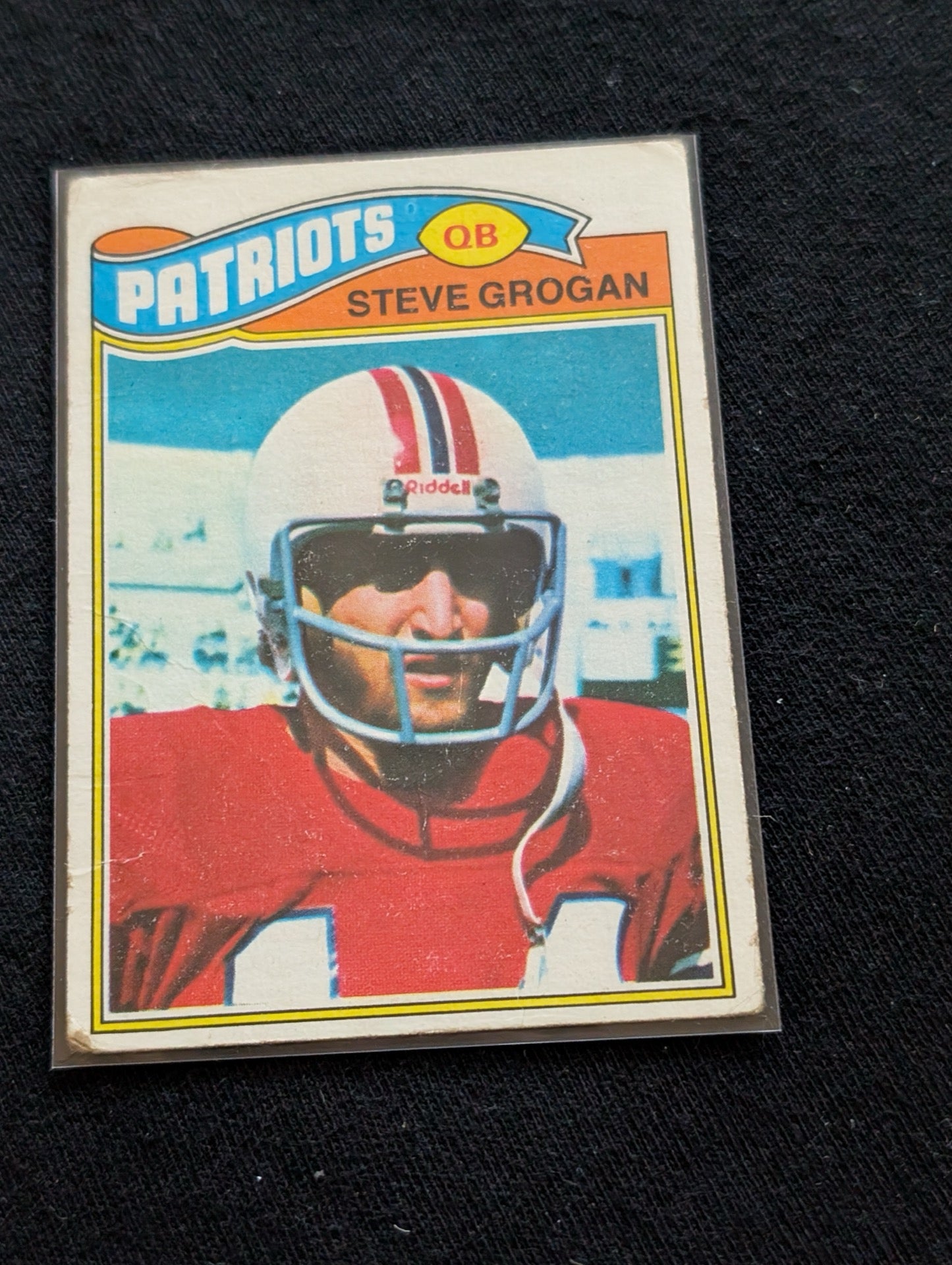 Steve Grogan Patriots HOF QB Vintage Topps Lot (2) 1980 & 1981