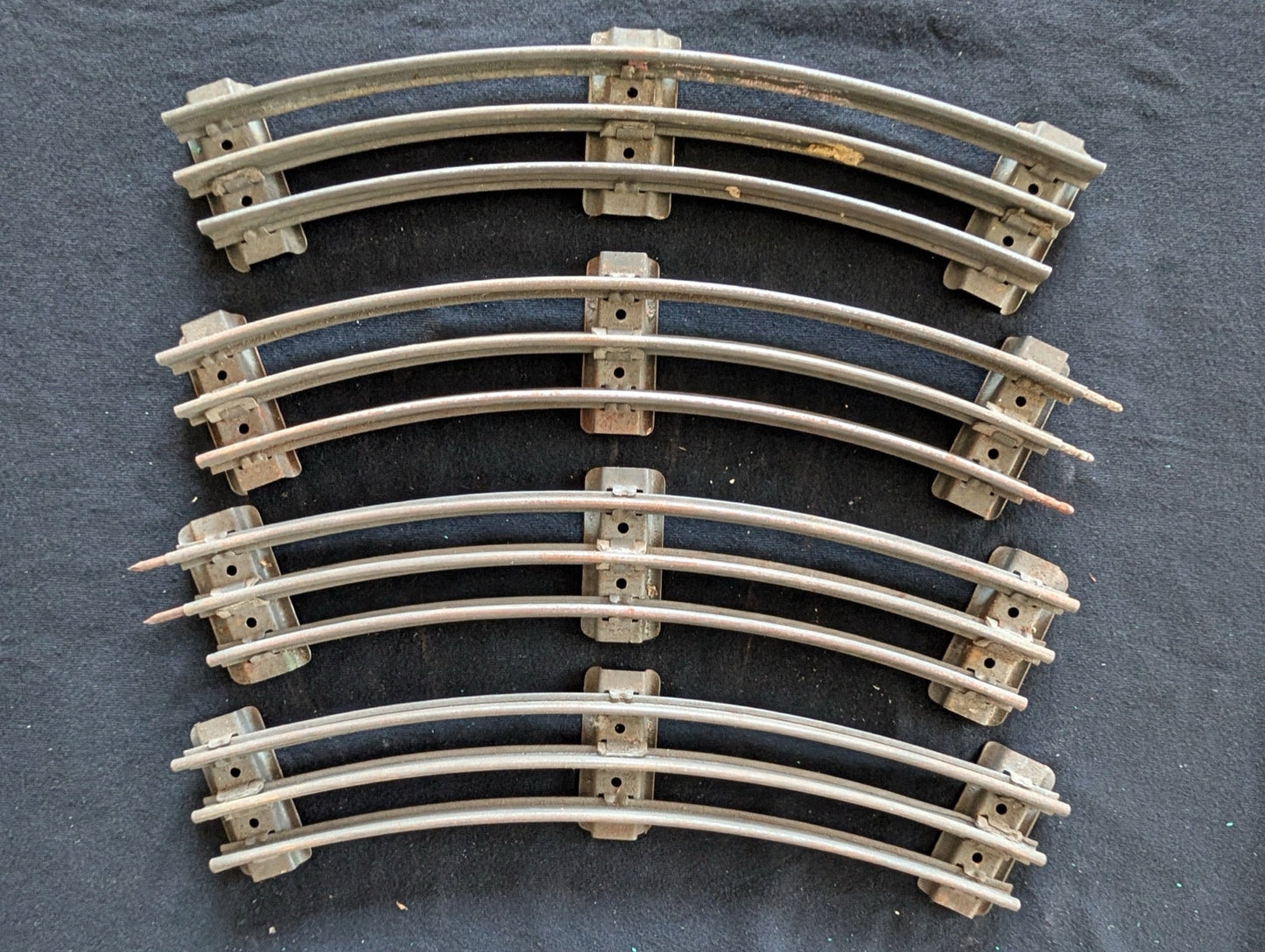 5 Pcs Lot Vintage Lionel O-Gauge Curved Track 3-Rail Tubular Lot