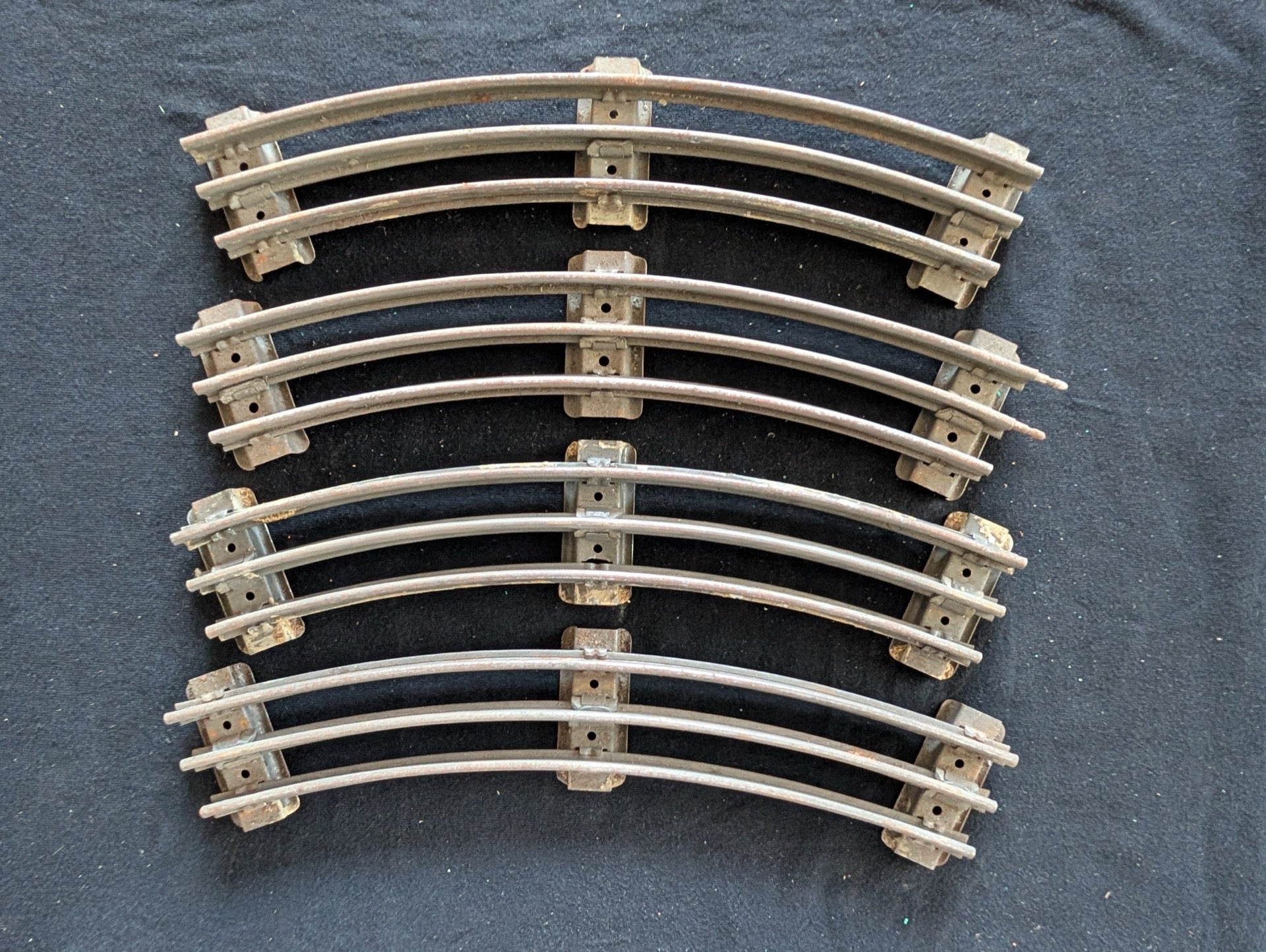 Lot of 5 Vintage Lionel O-Gauge Curved Track Sections 3-Rail Tubular
