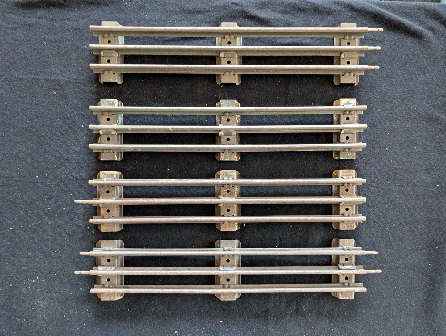 4-Pack Vintage Lionel O-Gauge Straight Train Track Sections 3-Rail