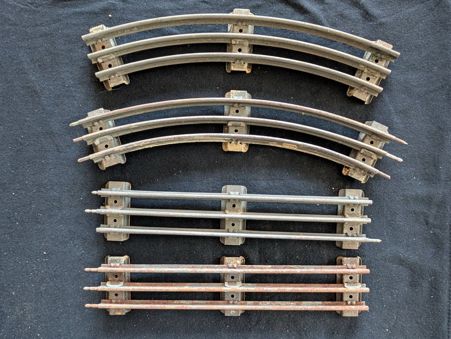 Vintage Lionel O-Gauge Track Lot - 2 Curved 2 Straight 3-Rail Tubular