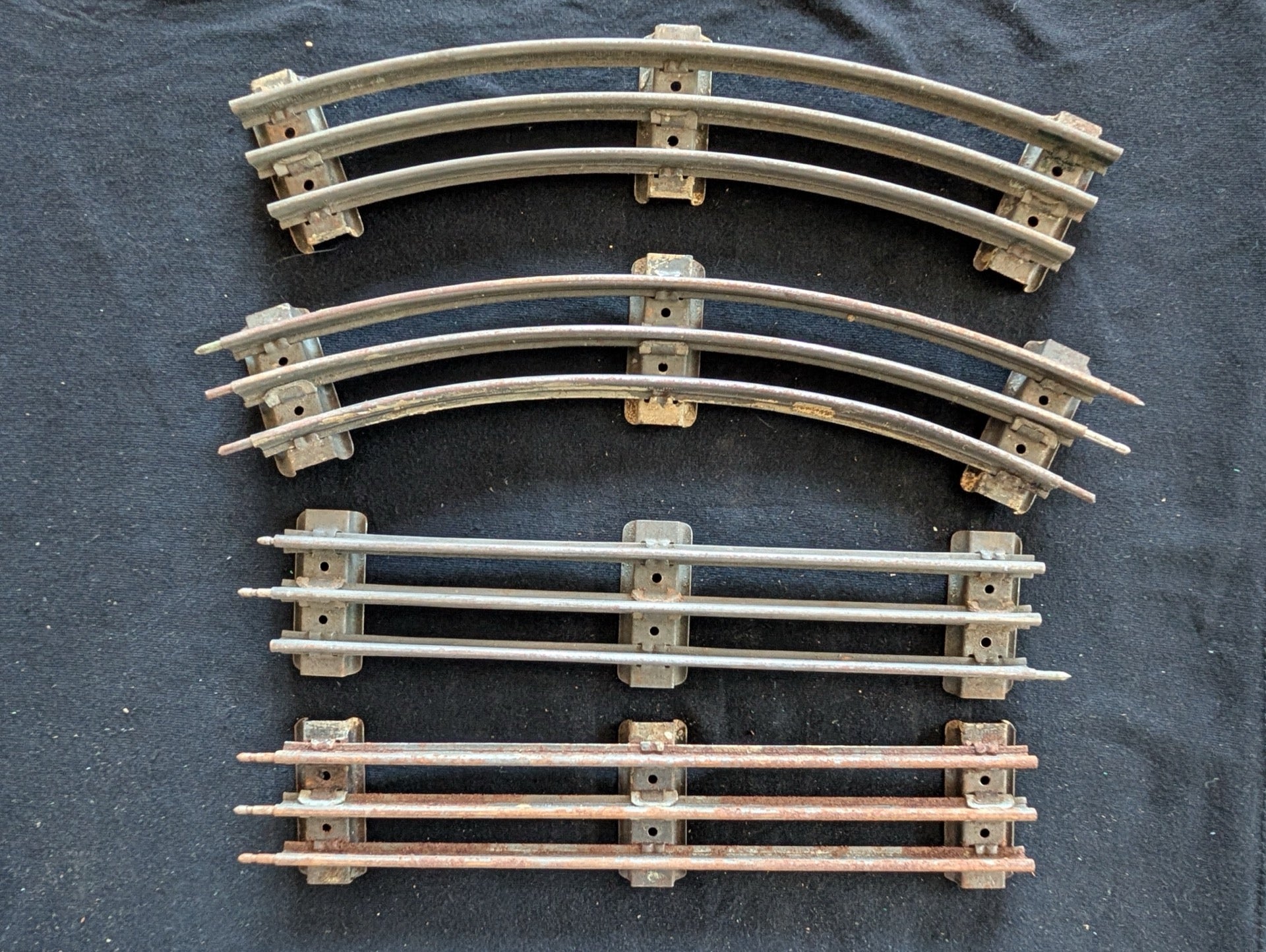 Vintage Lionel O-Gauge Track Lot - 2 Curved 2 Straight 3-Rail Tubular