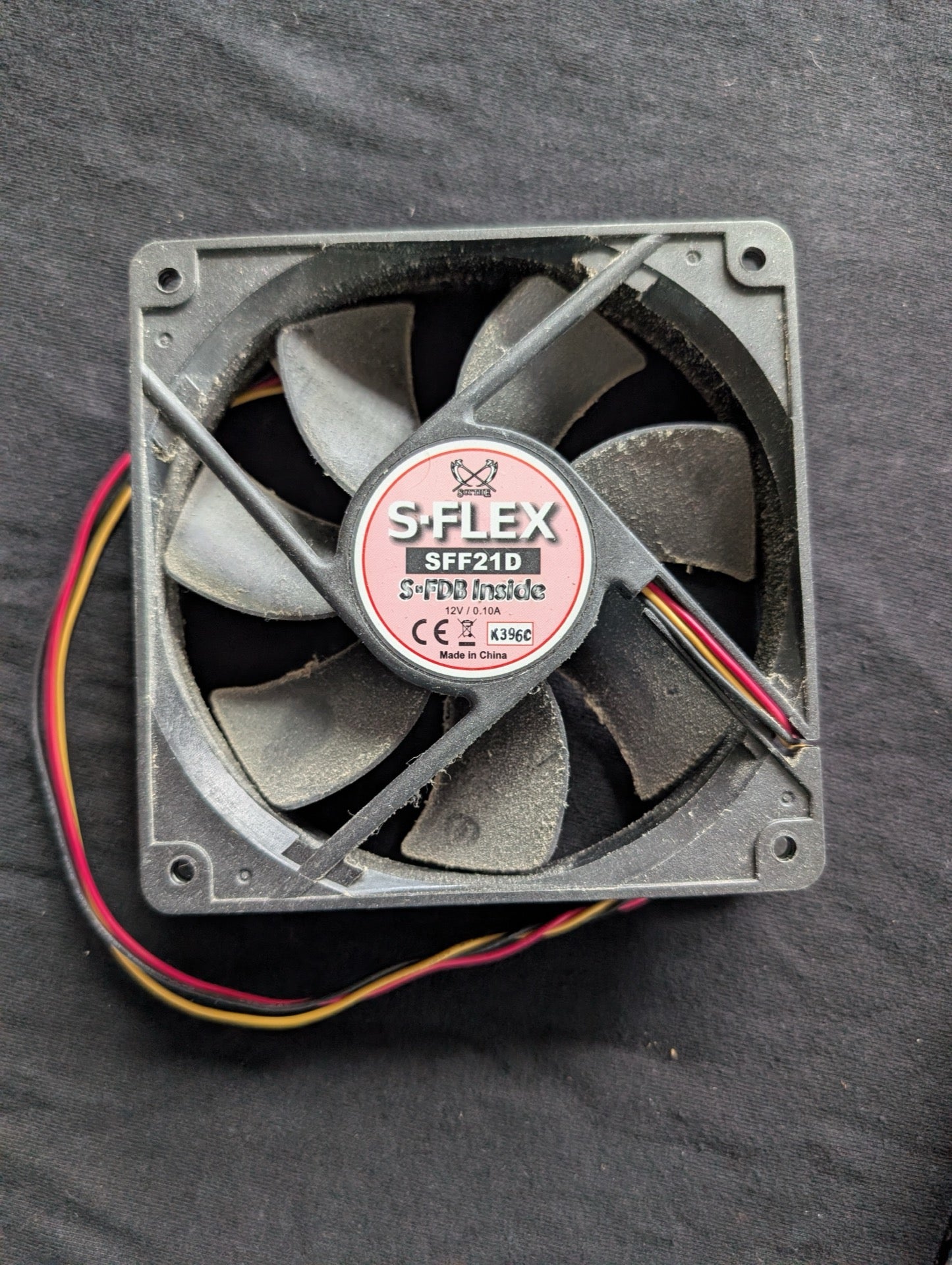 Scythe S-FLEX SFF21D 120mm Case Fan 3-Pin Fluid Dynamic Bearing (S-FDB)