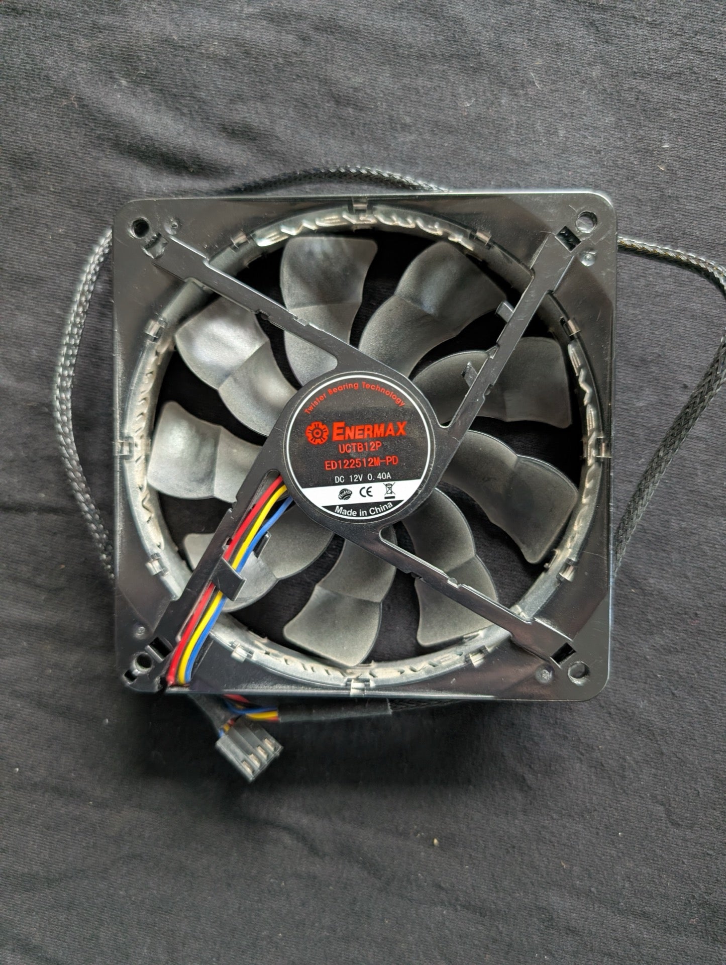 Enermax UCEV12 120mm Case Fan 4-Pin PWM ED122512W-PD Twister Bearing