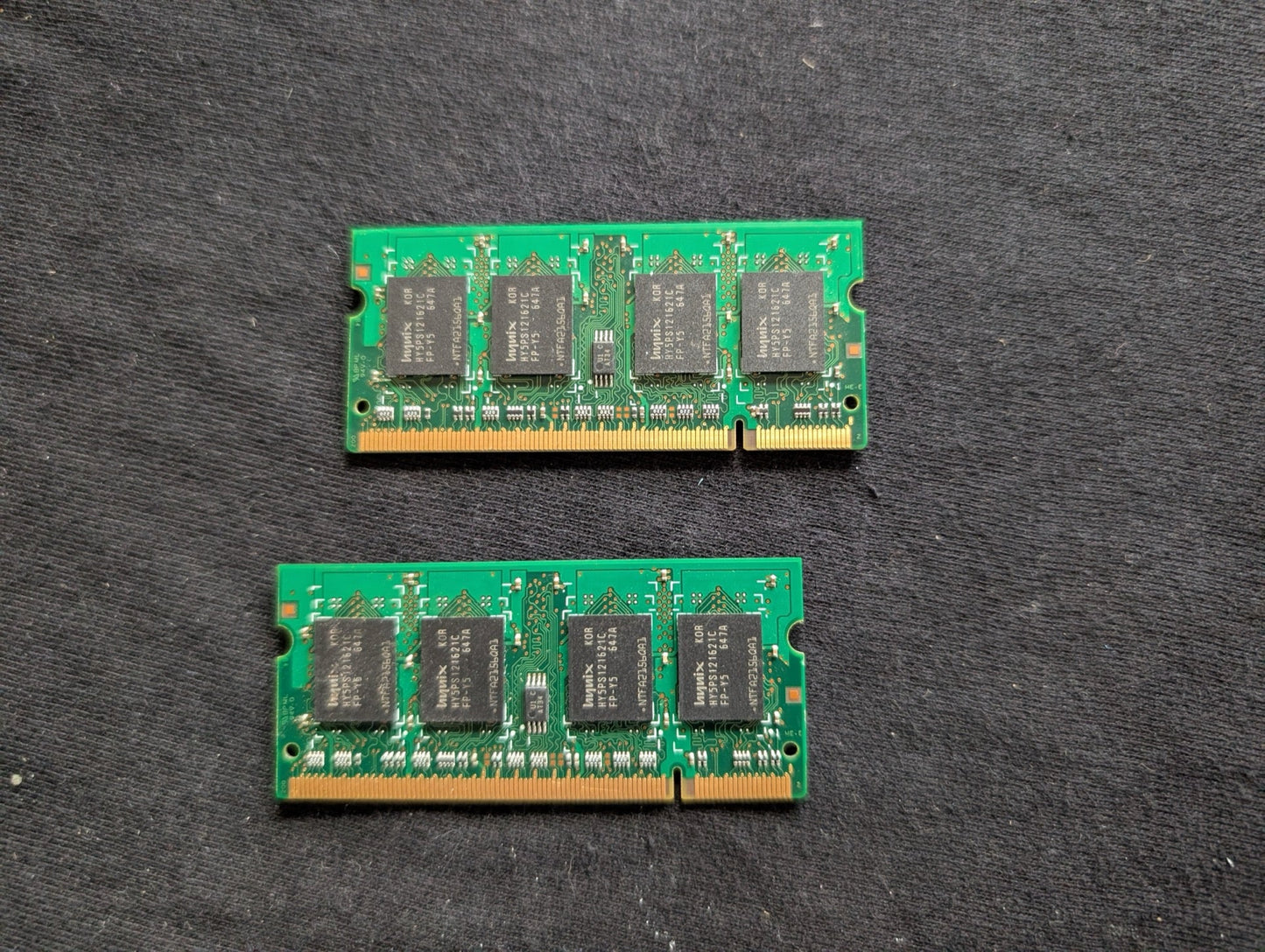 Lot of 2 Hynix 1GB (2x512MB) DDR2 Laptop RAM SODIMM PC2-5300S 667MHz