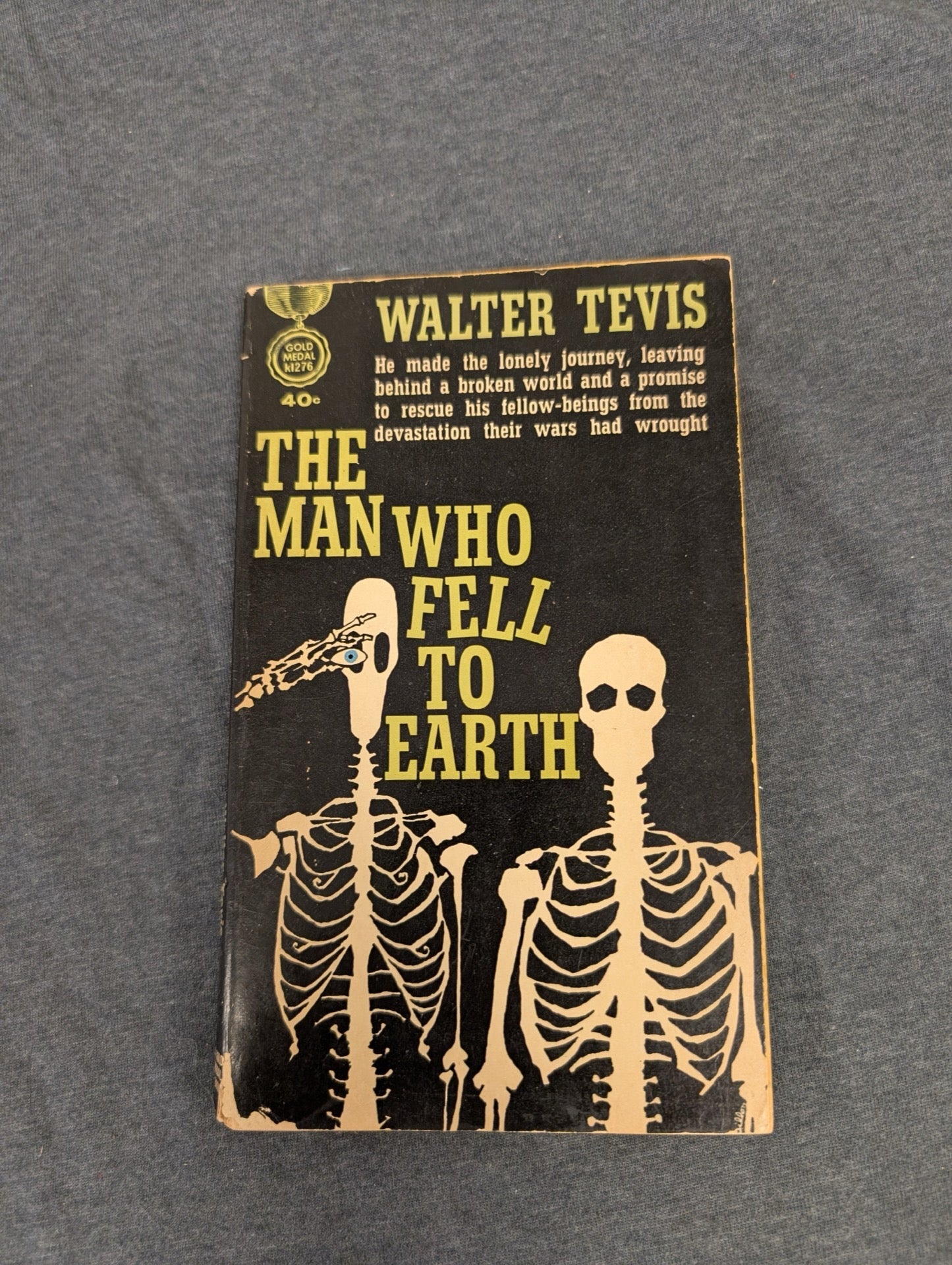 Vintage The Man Who Fell to Earth Walter Tevis Gold Medal Paperback Sci-Fi