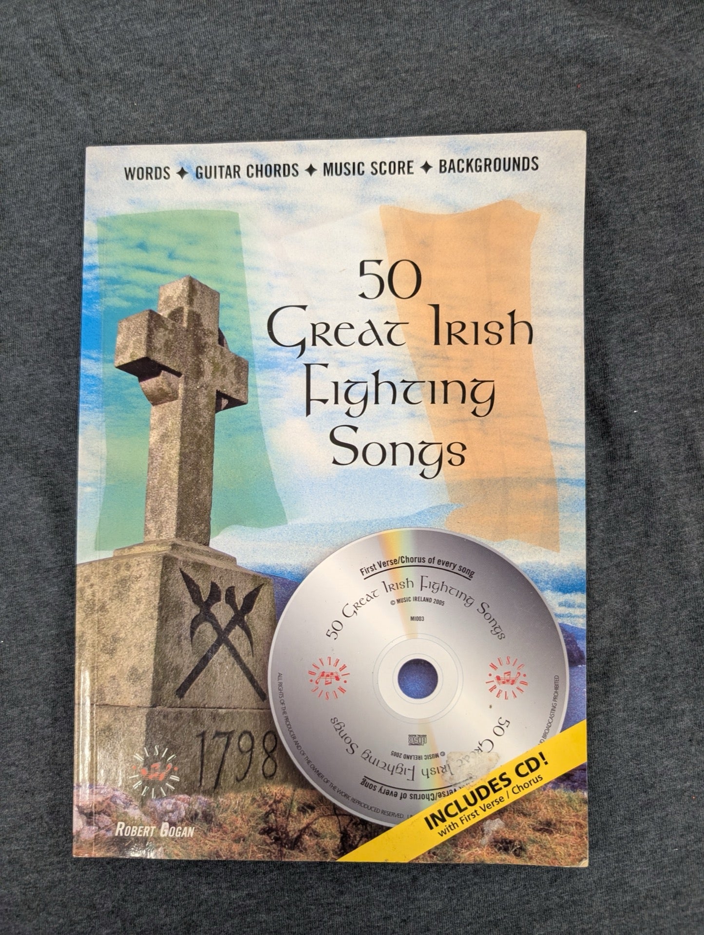 50 Great Irish Fighting Songs by Robert Gogan with CD Softcover Music Book