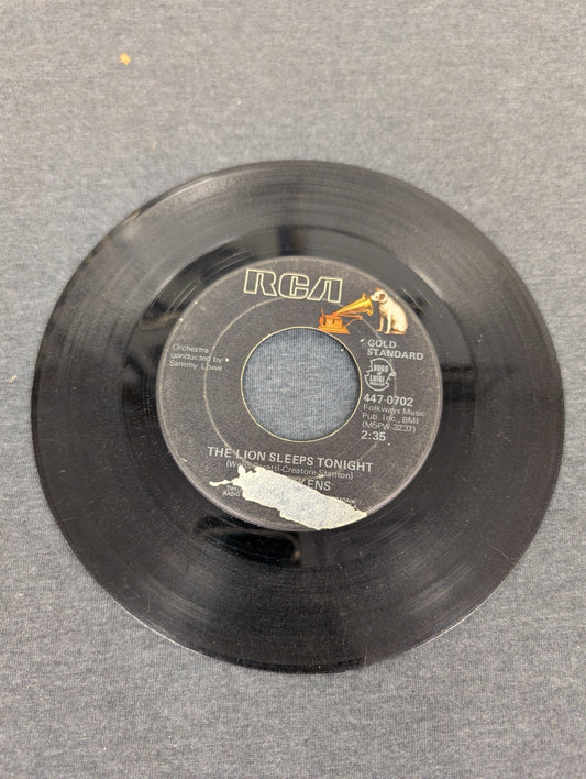 The Tokens The Lion Sleeps Tonight 45 RPM Single RCA Gold Standard Vinyl
