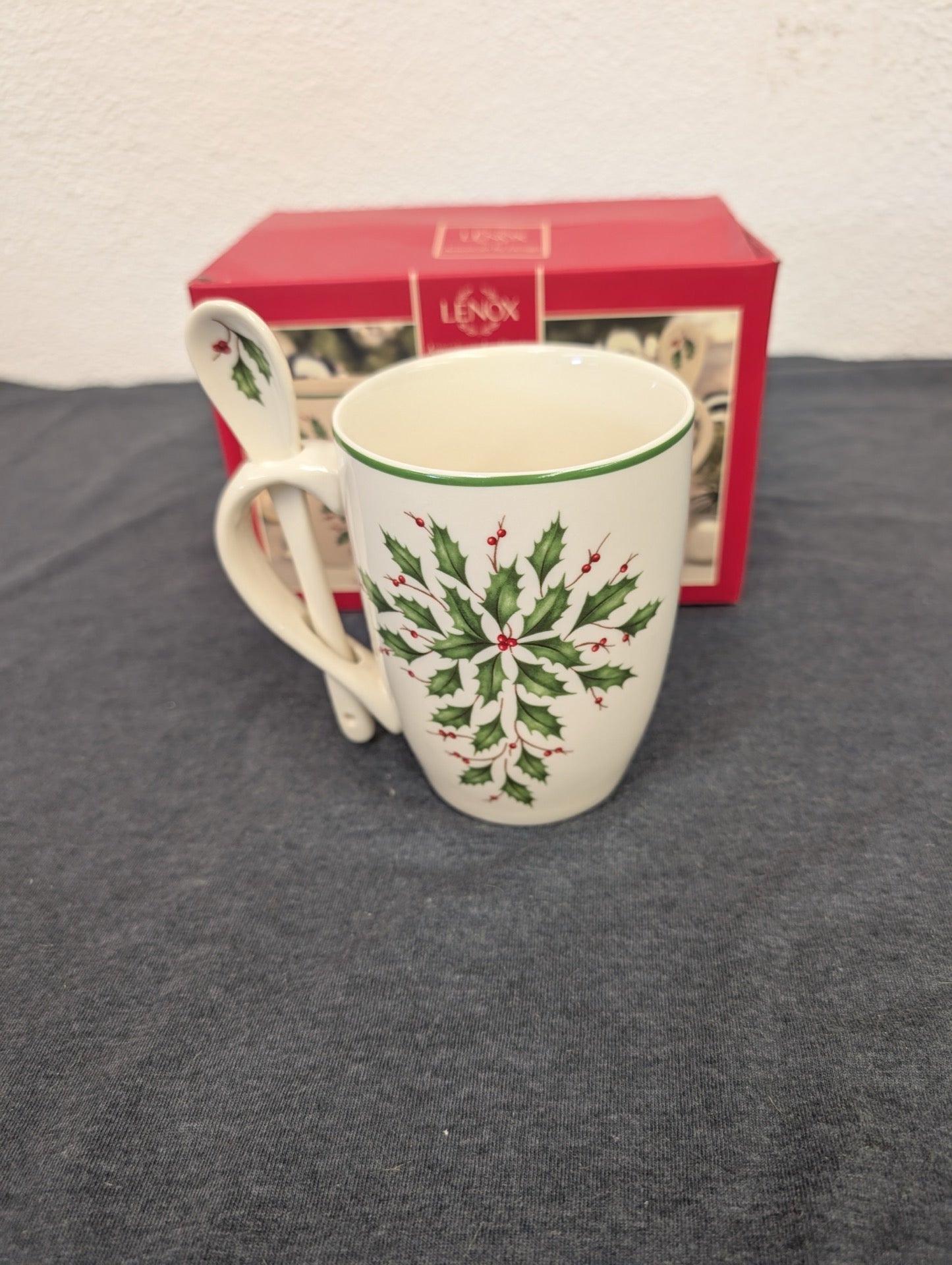 Lenox Holiday Holly Mug with Integrated Spoon Set