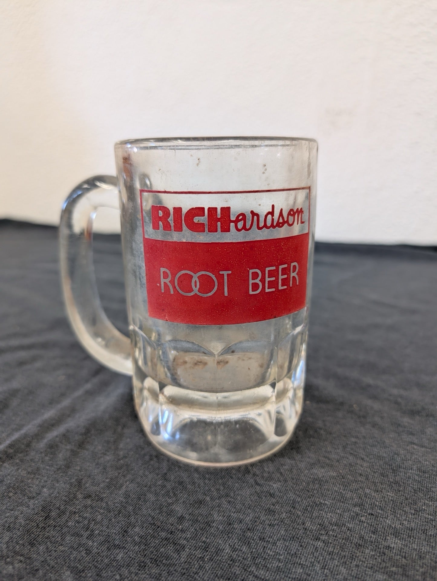 Heavy clear glass mug with a red rectangular banner that reads RICHardson ROOT BEER.